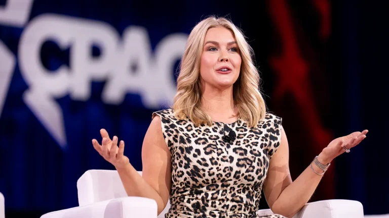 “HE’S JUST A SINGER.” That’s what Karoline Leavitt said — seconds before the studio shook like a televised earthquake, and John Legend answered with a single line that froze her live on air. -TT